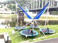 Foto atrakce Bungee trampolína